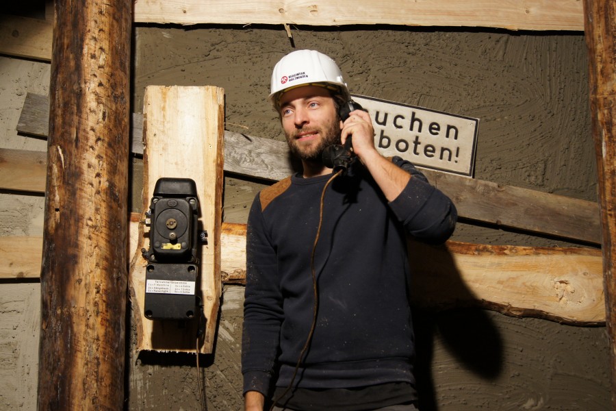 bergwerk holzminden mann am telefon