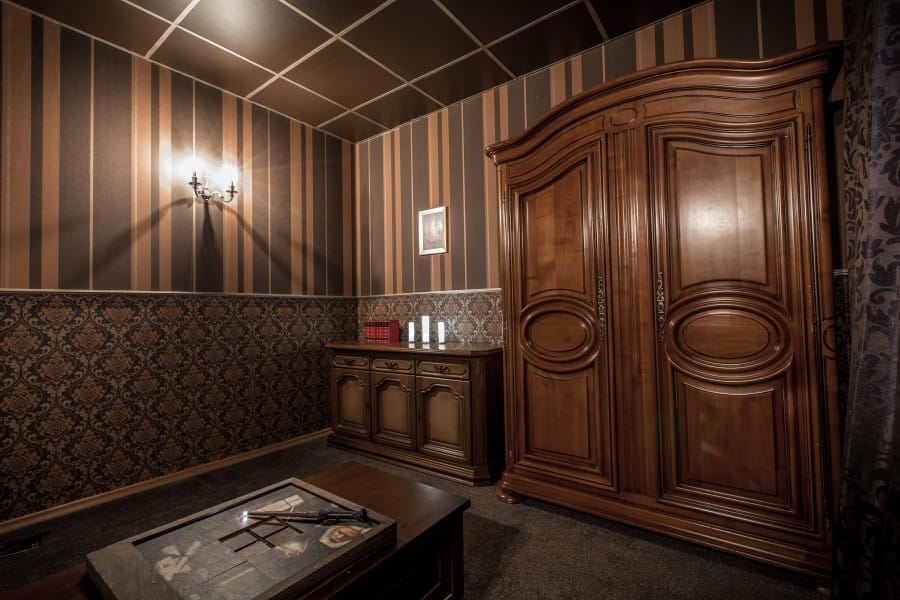 wizards cabinet escape room